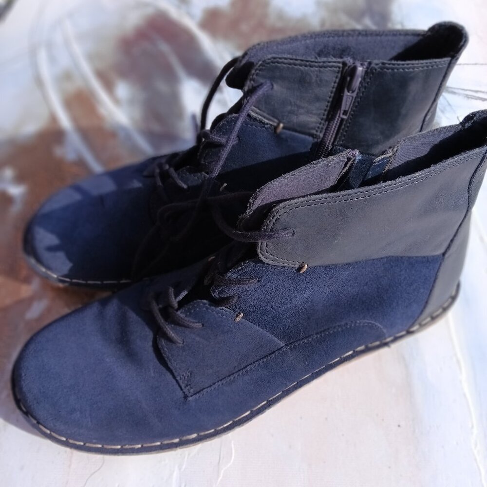 Clarks women's Ankle Leather boot